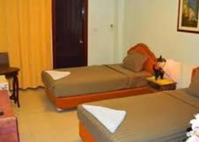 Hotel Silver Gold Garden, Suvarnabhumi Airport