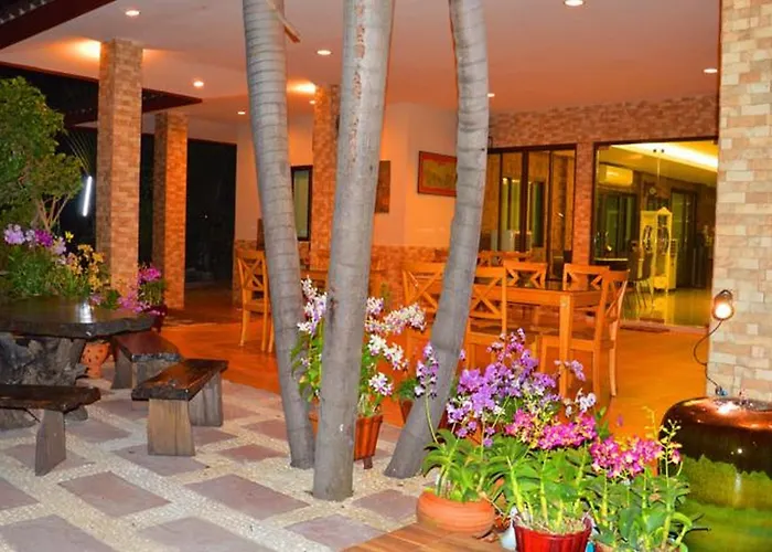 Silver Gold Garden, Suvarnabhumi Airport 3*