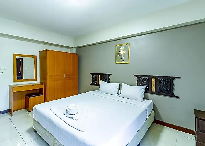 Hotel Silver Gold Garden, Suvarnabhumi Airport