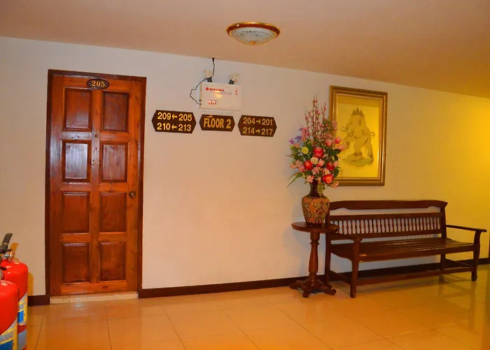 Hotel Silver Gold Garden, Suvarnabhumi Airport