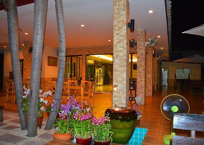Hotel Silver Gold Garden, Suvarnabhumi Airport 3*