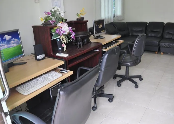 Hotel Silver Gold Garden, Suvarnabhumi Airport