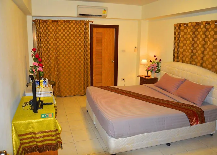 Hotel Silver Gold Garden, Suvarnabhumi Airport
